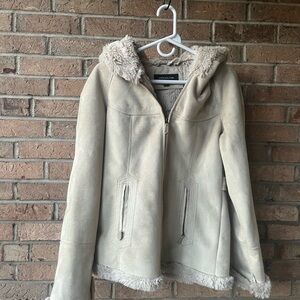 Jones New York Women's Cream Jacket with Faux Fur Trim